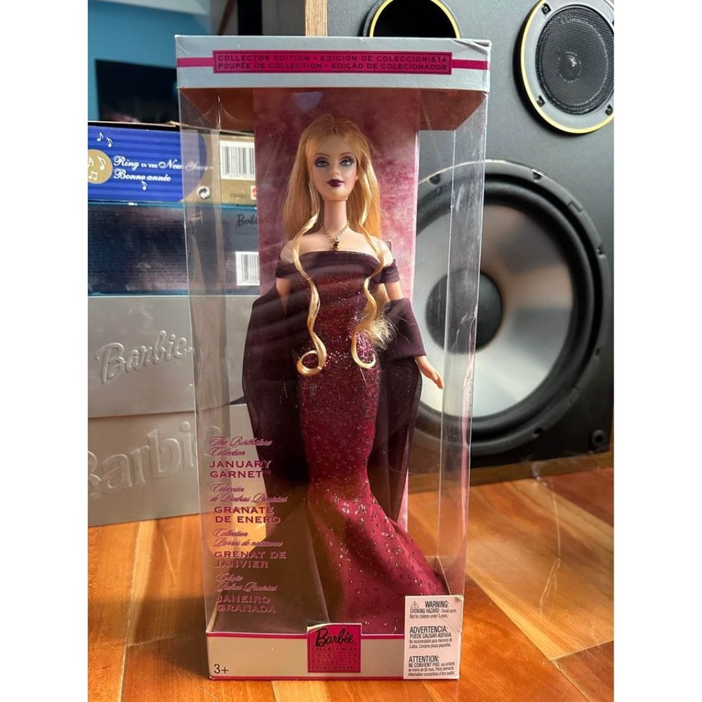 Barbie Birthstone Collection – January (Garnet)